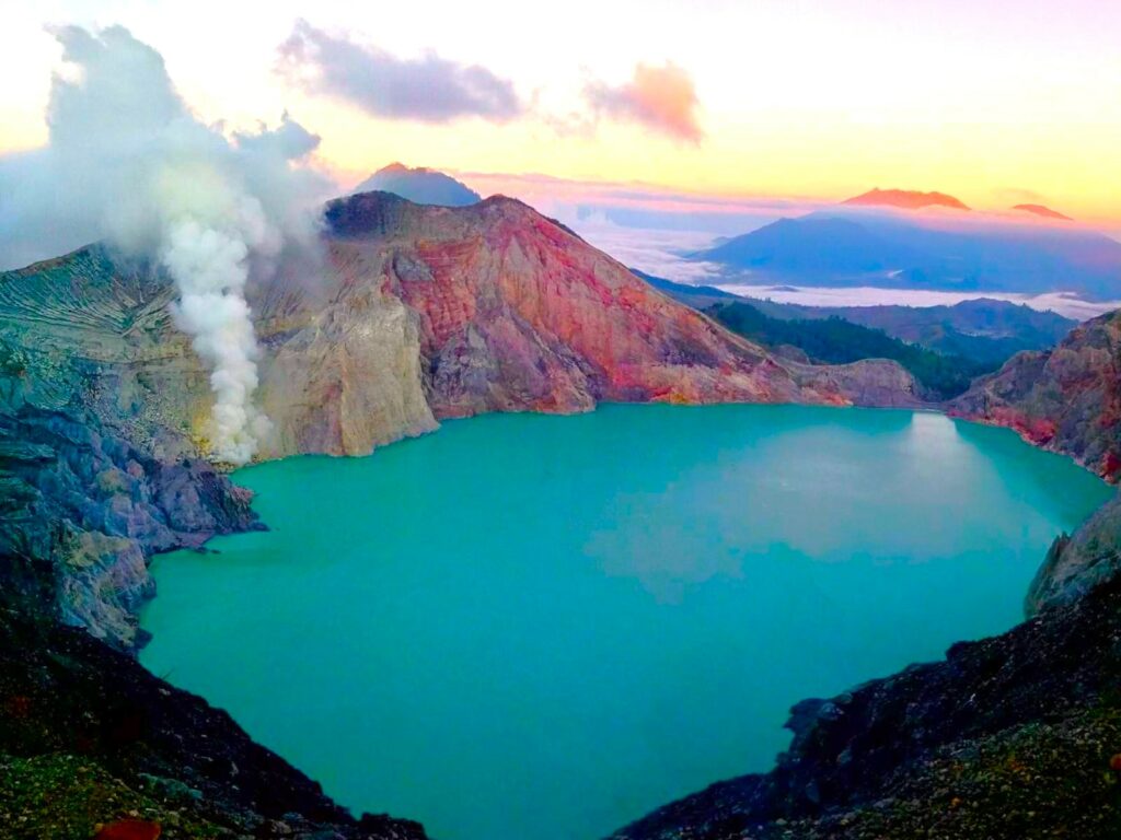 Bezoek de betoverende kwah Ijen vulkaan tijdens jouw 15-daagse rondreis door Bali en Java