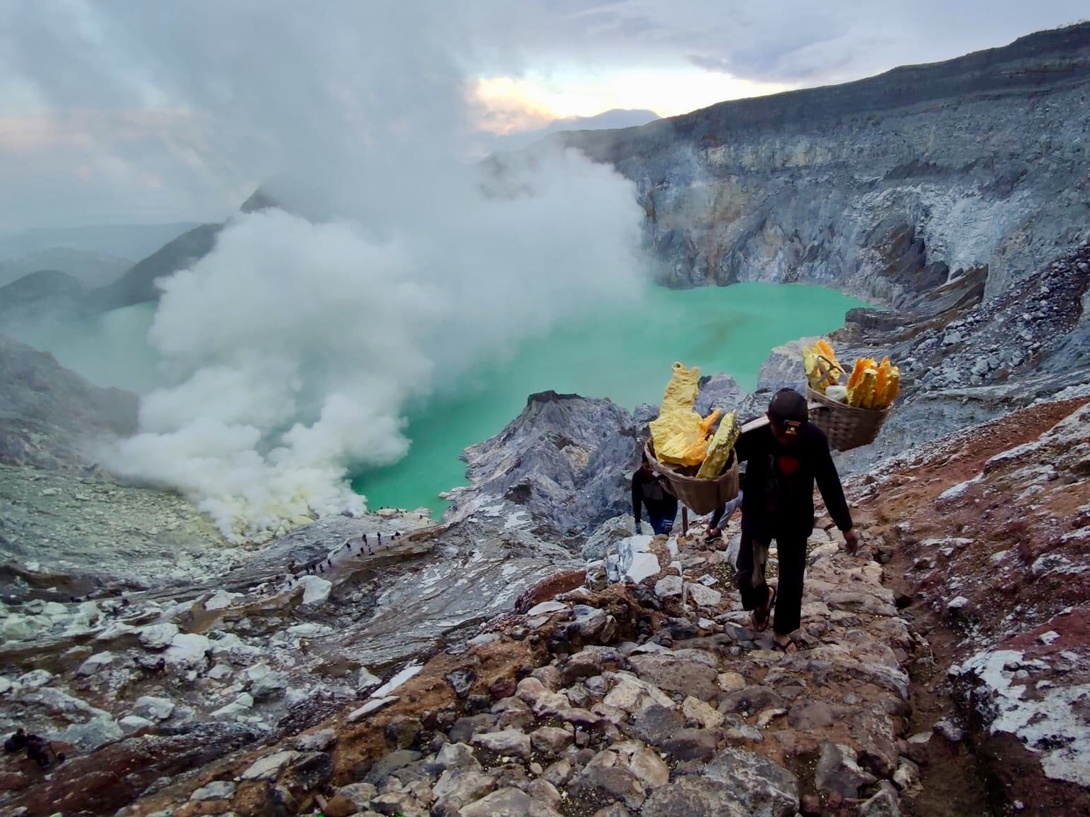 Ook Kawah Ijen vulkaan beklim je tijdens onze 15-daagse rondreis Bali en Java